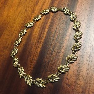 Vtg Gold Leaf Short Necklace